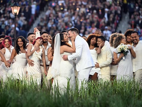 Una boda real en el Super Bowl: se casaron durante el show de medio tiempo de Bad Bunny