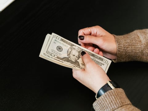 ¿Cómo solicitar la devolución del IVA al SRI en 2026? Guía paso a paso para recibir hasta $144 al mes