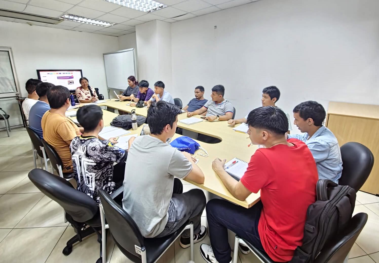 Secap lanza 30.000 becas gratuitas para impulsar el empleo juvenil en Ecuador