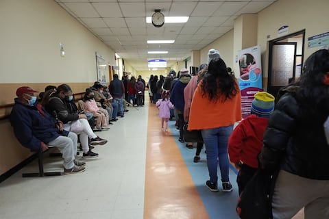 ‘Uno espera meses por una cita y cuando se llega no hay medicinas’: quejas en Ambato por falencias en hospitales