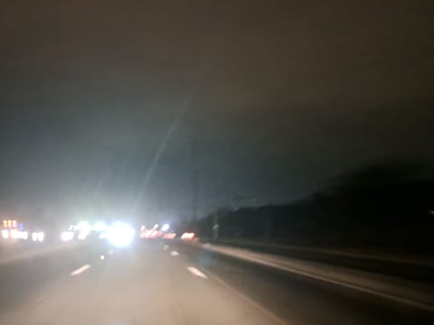 Apagón afecta a varios sectores de la autopista Narcisa de Jesús, norte de Guayaquil