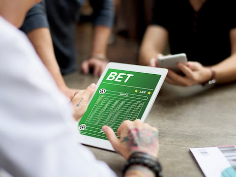 Pronósticos deportivos serán controlados por la UAFE para prevenir el lavado de activos en Ecuador