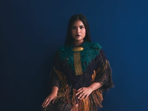 Juanjo: Brenda saca a relucir las raíces del folclor ecuatoriano en su nuevo sencillo ‘Pena’