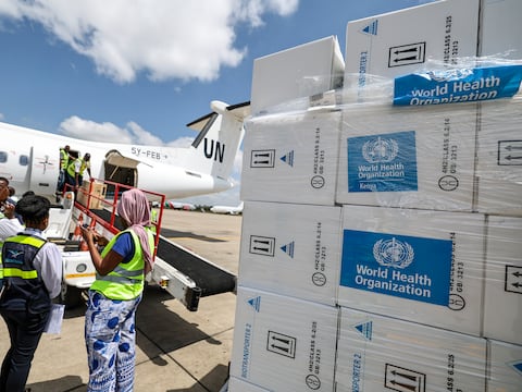 La OMS dice que el riesgo epidémico de ébola es bajo a nivel global