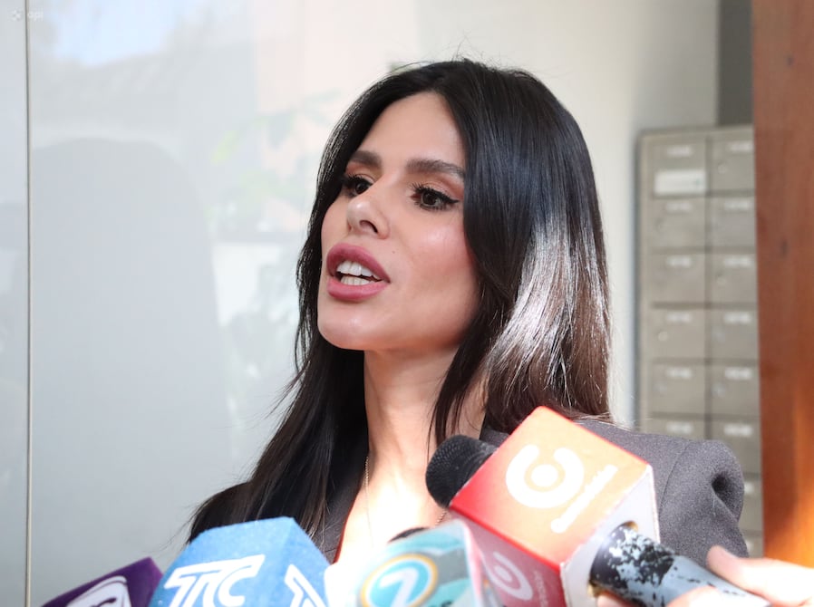 Diana Jácome pide no hacer ‘bullying’ a Dominique Serrano, el legislador que enfrenta un proceso administrativo por dibujar en una sesión de fiscalización