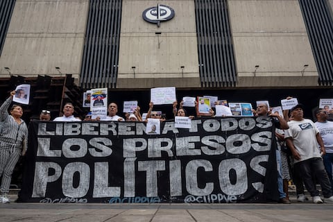 Familiares de presos políticos en Venezuela denuncian torturas