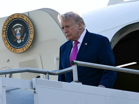 Trump dice que EEUU comienza “proceso de desbloqueo” de Ormuz