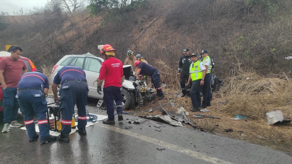 Accidente de tránsito en la vía Manta-Rocafuerte deja un fallecido y un herido