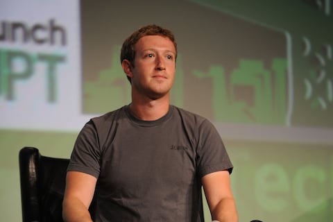 Mark Zuckerberg quiere aliviar su estrés en México: va rumbo a la capital del surf a bordo de su superyate de 300 millones de dólares