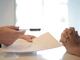 País de Latinoamérica se busca obligar a entregar los contratos de trabajo a empleados el primer día