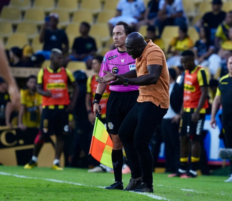 ‘Fuimos efectivos en nuestros detalles’, analiza Segundo Castillo, técnico de Barcelona SC, sobre la victoria en el Clásico del Astillero en Liga Pro
