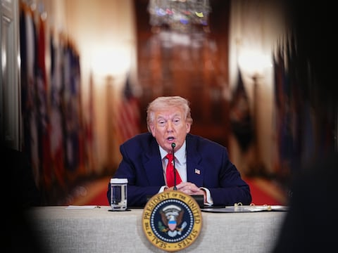 Presidente Donald Trump anuncia una nueva “coalición militar” en Latinoamérica contra los carteles