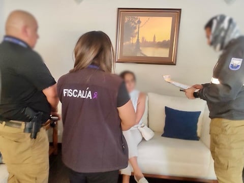 Fiscalía detiene a excomandante de la Policía dentro de investigación por difusión de información restringida relacionada con el caso León de Troya
