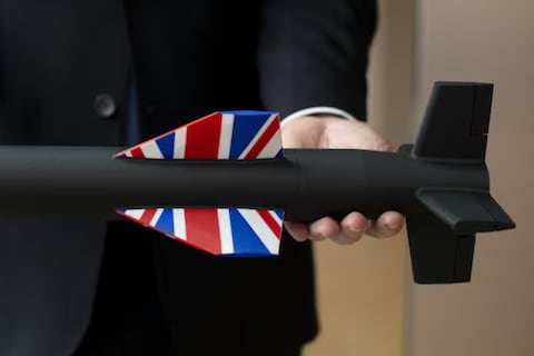 El misil antidrones más pequeño del mundo tiene solo 60 centímetros: desarrollan sistema de lanzamiento en contenedores para defender barcos