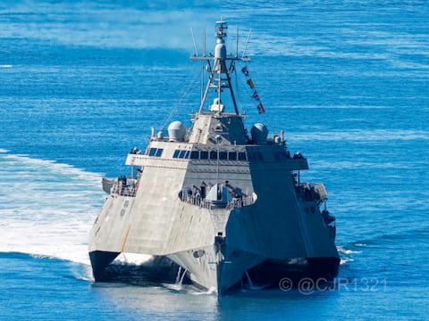 Estados Unidos está modernizando un buque de combate y un destructor de misiles guiados por 98 millones de dólares