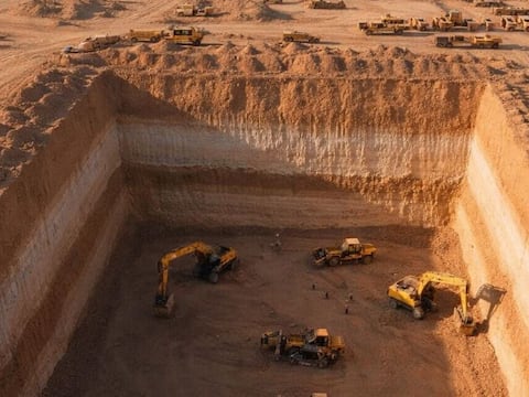 Sal derretida, paneles solares y paja: Así es como China está reforestando uno de los lugares más inhóspitos de la Tierra