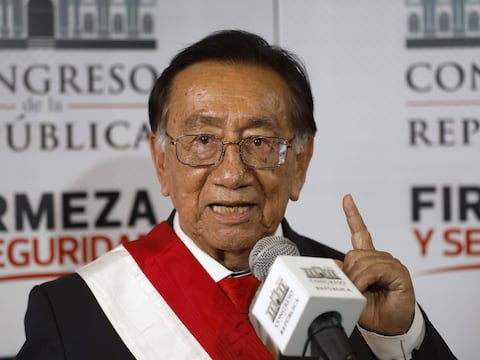 Gobierno de transición en Perú descarta indultos tras pedido de Pedro Castillo