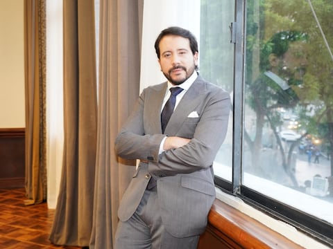 Jorge Ulloa recibe reconocimiento por su aporte al audiovisual y proyecta el futuro del cine ecuatoriano desde Incine