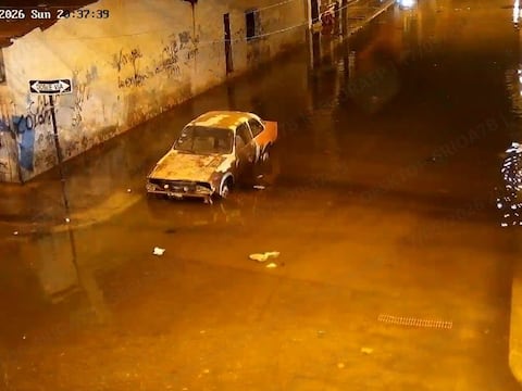 Marea alta provoca acumulación de agua en sectores de Guayaquil