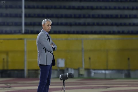 Liga de Quito y Tiago Nunes, en la mira: irregularidad, camerino fracturado y decisiones cuestionadas