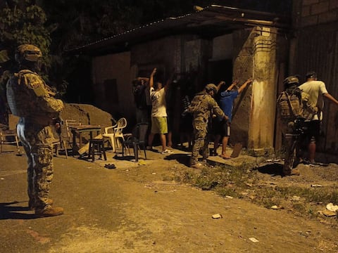 Asesinan a hombre mientras reparaba su motocicleta en el sur de Esmeraldas