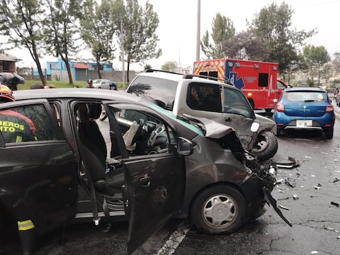 Choque múltiple en la entrada al túnel de San Juan deja cuatro personas heridas