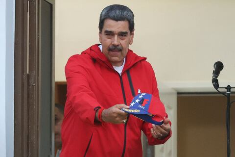 Nicolás Maduro dice que está ‘haciendo gestiones’ para que deporten a Juan Guaidó desde EE. UU.