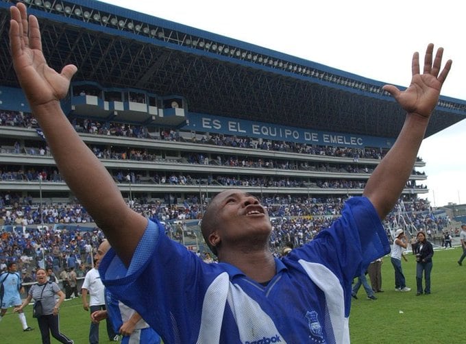 ‘Cada 7 de mayo duele. Otilino Tenorio vivía con el alma el fútbol’: hoy se cumplen 20 años de la muerte del ‘Spiderman’ del gol