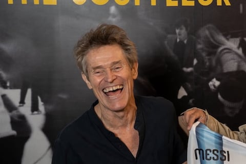 ¡Dale, Boca! Actor Willem Dafoe es un hincha más en la Bombonera