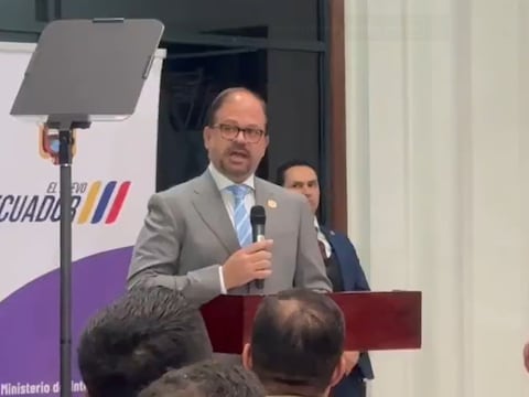 Ecuador y Estados Unidos firman acuerdo para apoyo del FBI contra crimen organizado