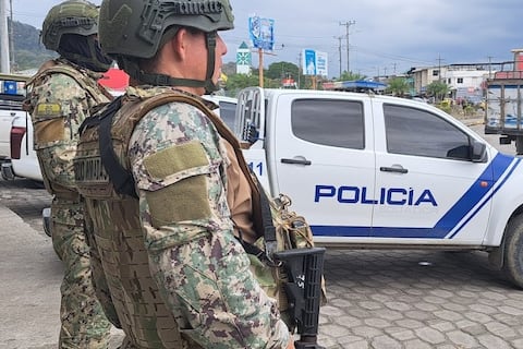 Dos heridos durante operativo contra grupo delincuencial Los Chechenos en el norte de Esmeraldas