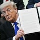 Donald Trump elimina los aranceles al whisky escocés en honor al rey Carlos III