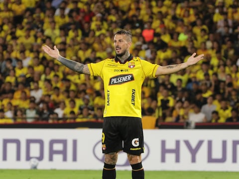 Se calentó el ‘Pipa’: fuerte arenga de Darío Benedetto en plena derrota de Barcelona SC ante Católica