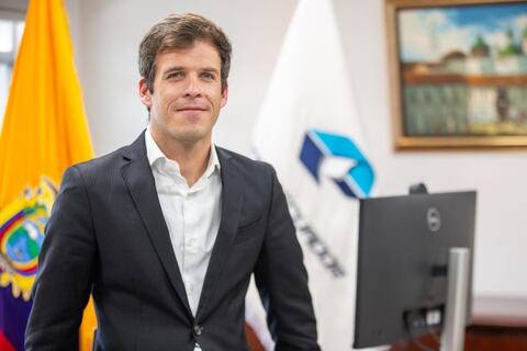 Quién es Leonard Bruns, el nuevo gerente de Petroecuador