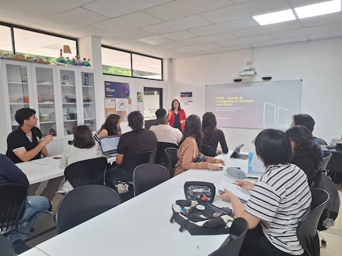 ‘Siempre me ha gustado internacionalizarme’: estas son las diez carreras universitarias que más buscan los estudiantes en Ecuador