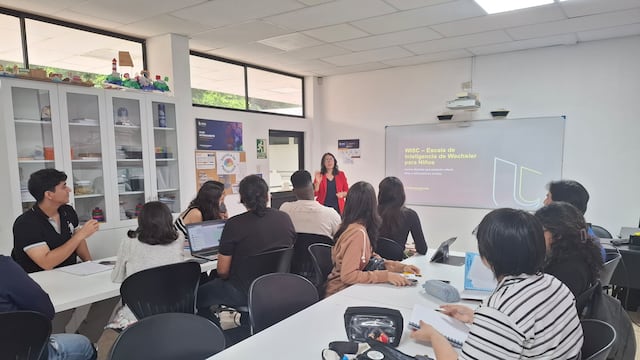 ‘Siempre me ha gustado internacionalizarme’: estas son las diez carreras universitarias que más buscan los estudiantes en Ecuador