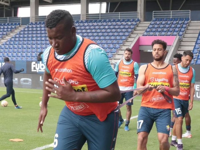 Jhon Jairo Cifuente, jugador de El Nacional, no será convocado hasta mejorar su condición física, según el DT Juan Carlos Pérez