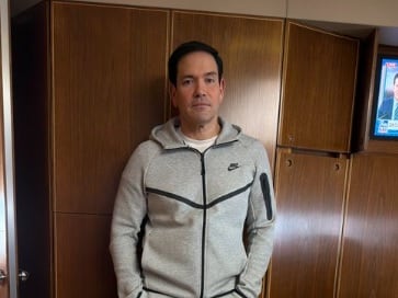 Marco Rubio aparece con la ropa deportiva que llevaba Nicolás Maduro durante su captura