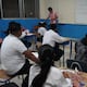 ‘Toca correr para alcanzar bus’: estudiantes nocturnos ajustan salidas por toque de queda en Guayaquil