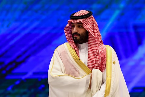 Arabia Saudita bombardea feudo de líder separatista en Yemen
