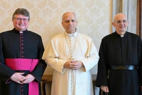 Más exorcistas en diócesis por aumento de casos, la petición reciente a León XIV