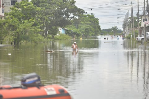 Cerca del 50 % de Milagro permanece bajo el agua por lluvias: Prefectura plantea realizar un estudio hidrológico integral