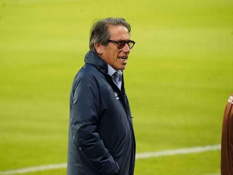 ‘Ojalá que no apostemos, porque les vamos a ganar’: el presidente de la U Católica, Pablo Ortiz, lanza broma a Michel Deller antes de la final ante IDV