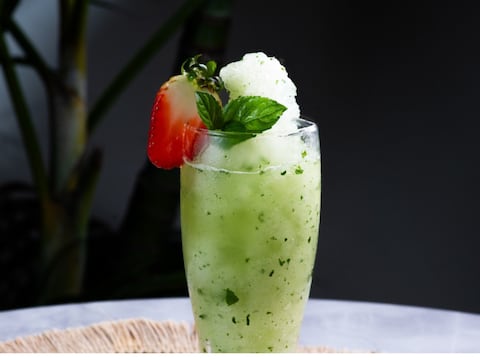 Granita de limón y hierbaluisa para torear el calor