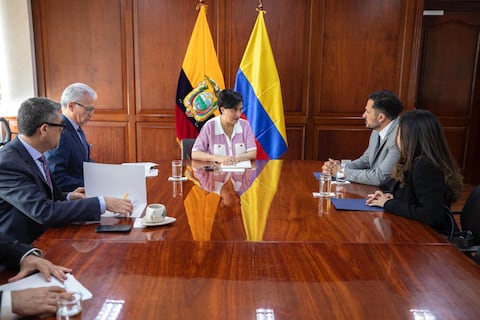 Canciller Sommerfeld se reunió con delegación colombiana por deportación de más de 400 reos