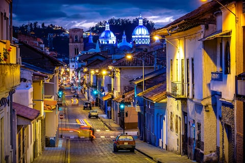 Cuenca proyecta recibir más de 280.000 turistas en el feriado y alcanzar una ocupación hotelera del 98 %
