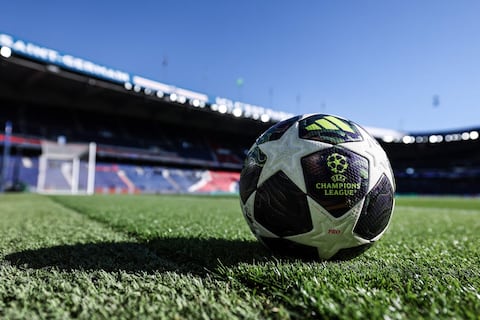 UEFA negocia con otra empresa para que sea la proveedora de balones oficiales de la Champions League