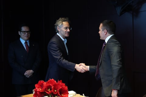 Daniel Noboa se reúne con el CEO de Palantir para explorar el uso de inteligencia artificial en el comercio exterior