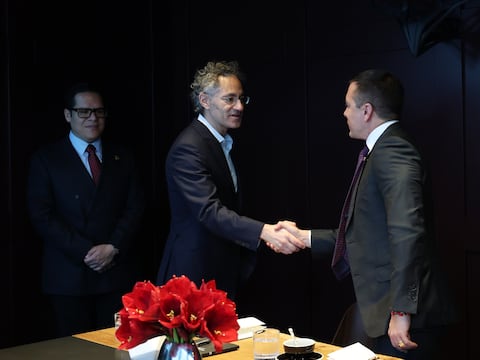 Daniel Noboa se reúne con el CEO de Palantir para explorar el uso de inteligencia artificial en el comercio exterior