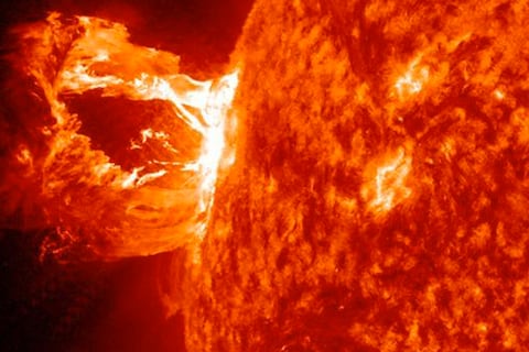 Radiación atmosférica alcanza su nivel más alto en casi 20 años tras una inusual súper llamarada solar